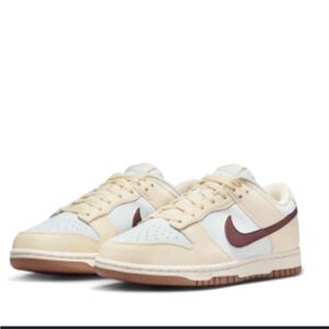 Nike dunks women’s size 7.5